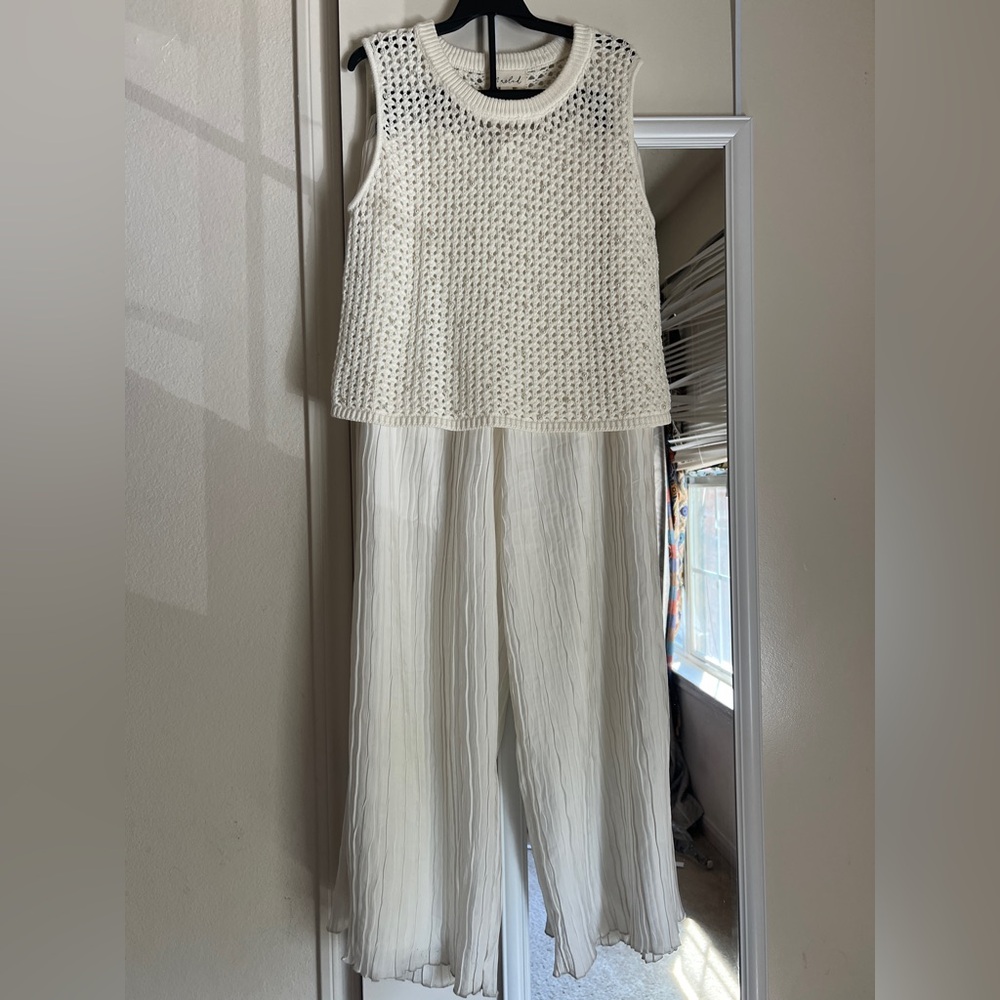 Boutine LA White Knit Top and Pleated Pants Set